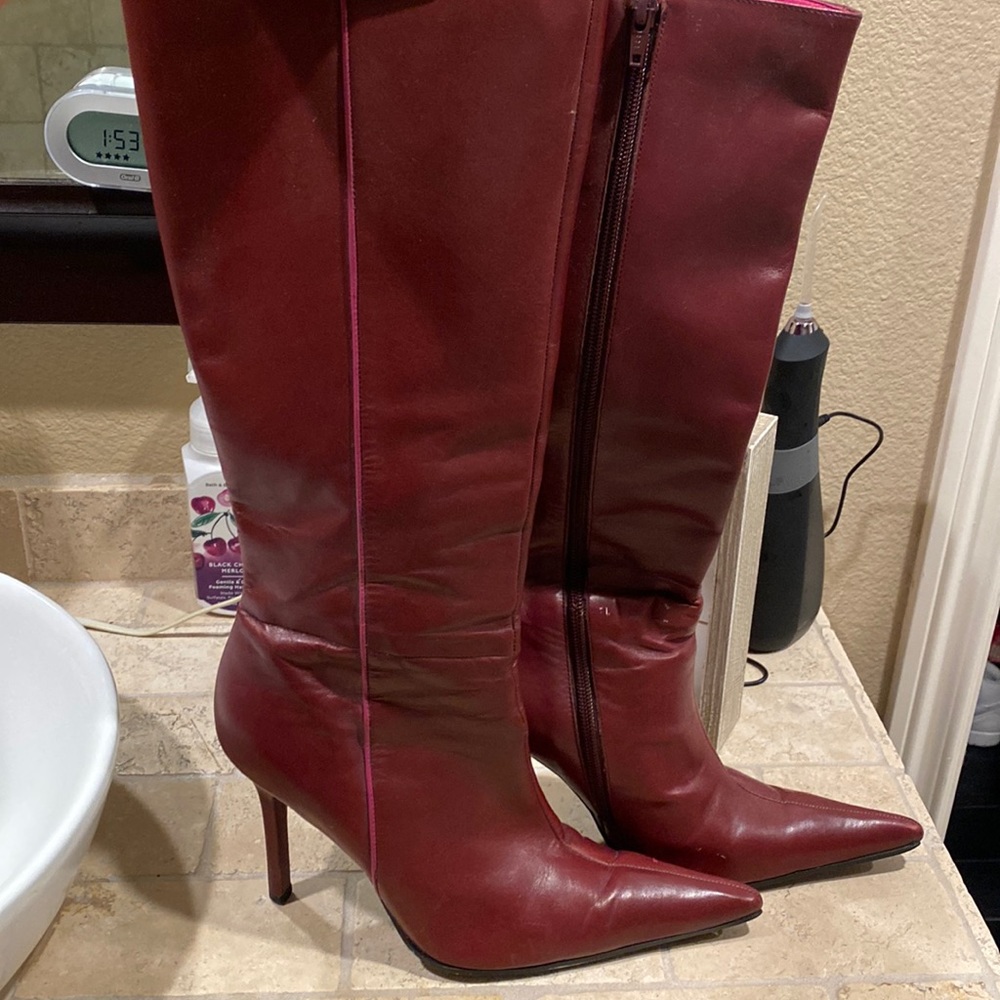 High burgundy boots size 39 like new